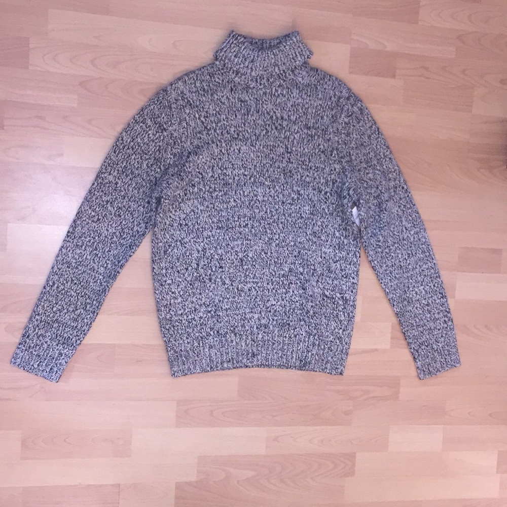 Men’s turtleneck from GAP